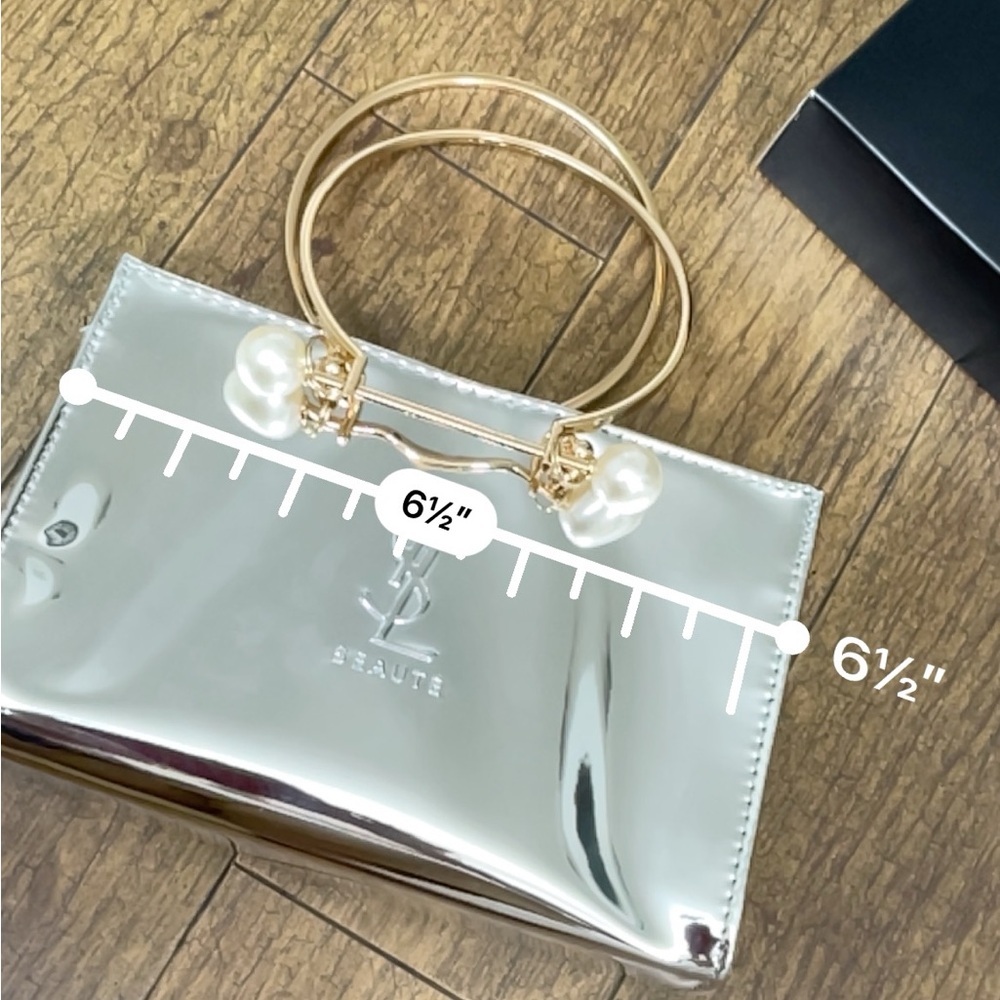 Yves Saint Laurent - Picture 10 of 10